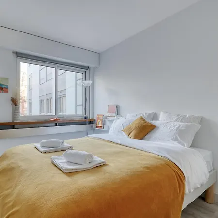Roomy & Bright Flat, Balcony-by The Eiffel Tower * باريس