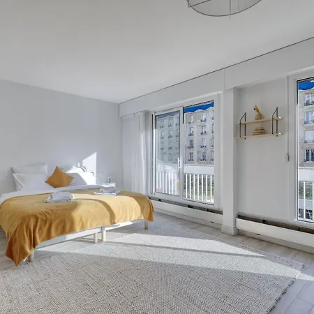 شقة Roomy & Bright Flat, Balcony-by The Eiffel Tower